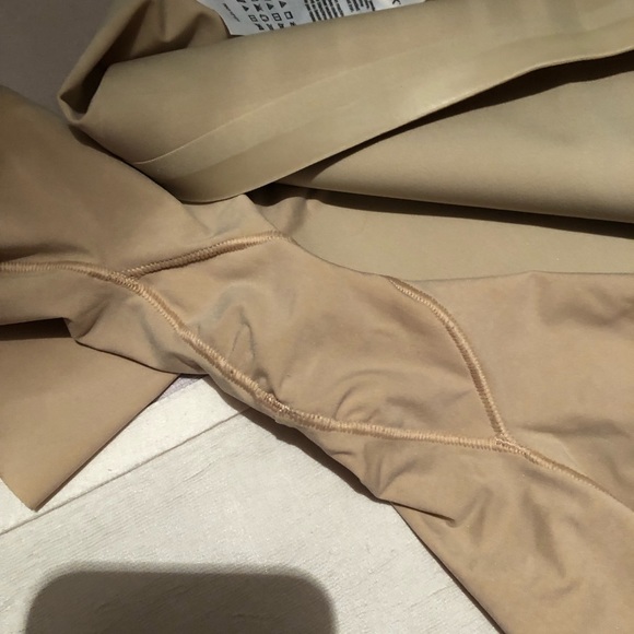 SPANX shape wear high waisted shorts in large, nude - Picture 6 of 6